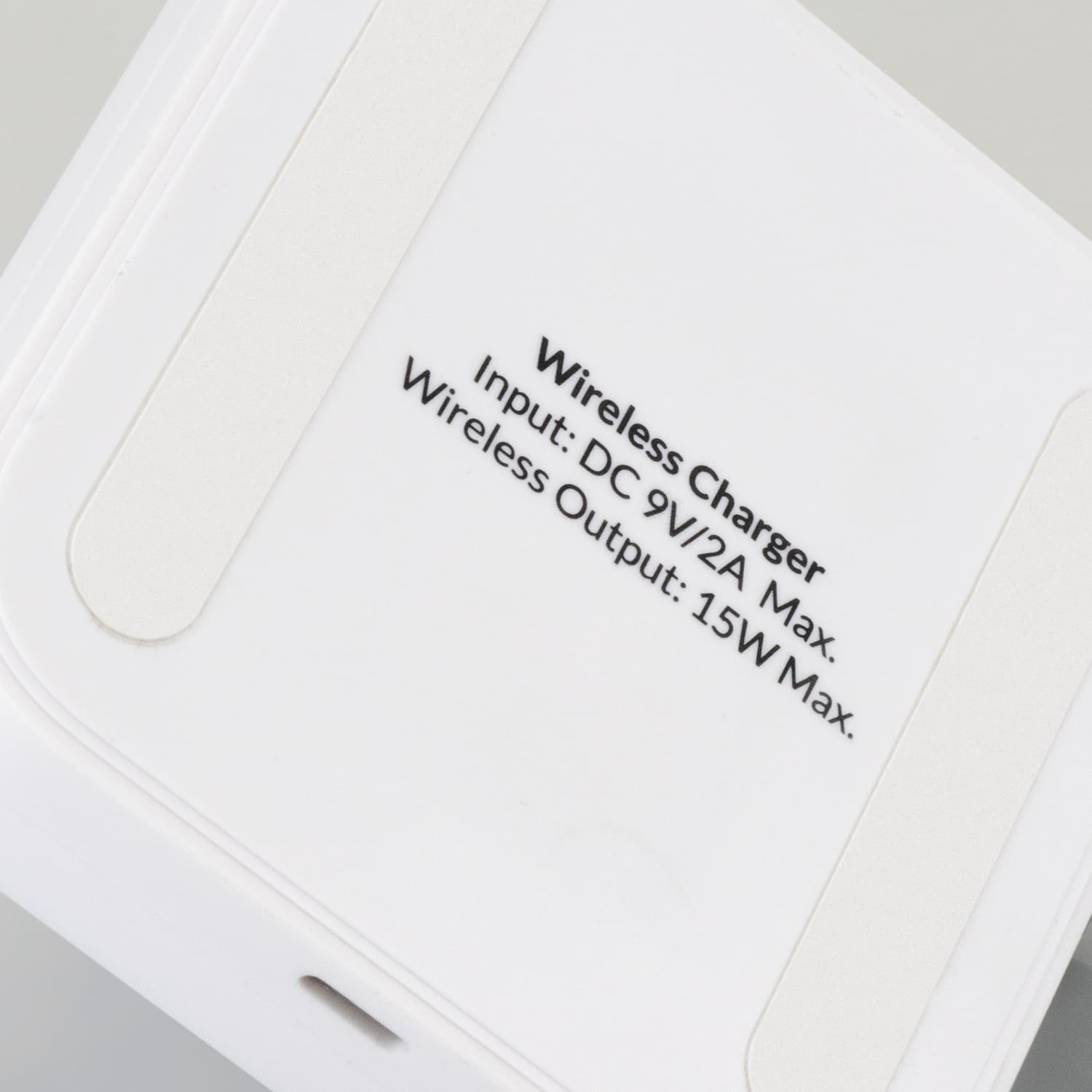 Flex Wireless Fast Charging Stand [3-124858]