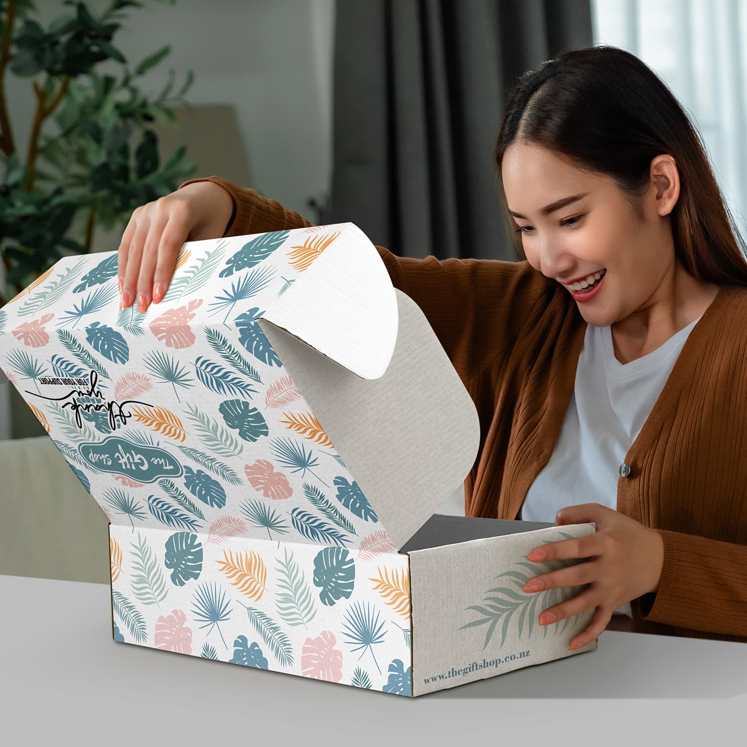Die Cut Box with Locking Lid  502x295x150mm [3-128507]