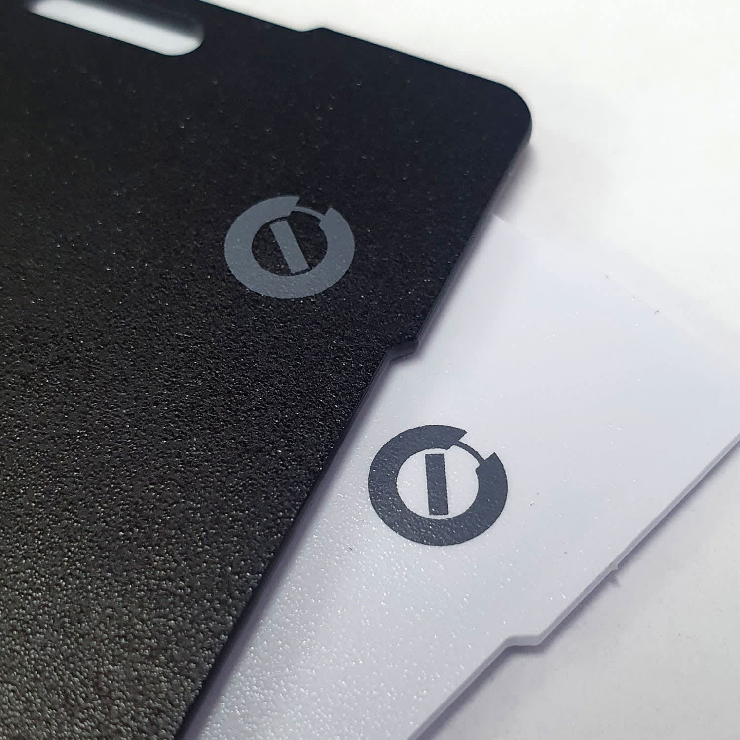 Carbon Bluetooth Tracker [3-129599]