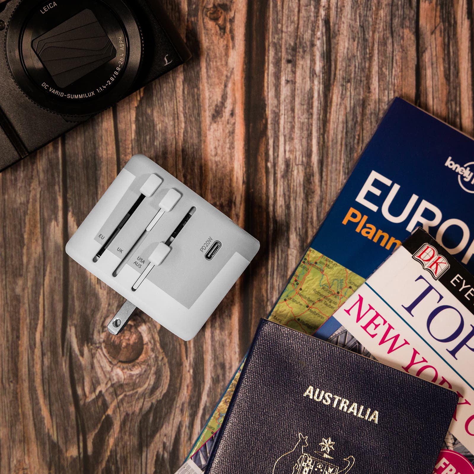Travel Adaptor [2-LL4840]