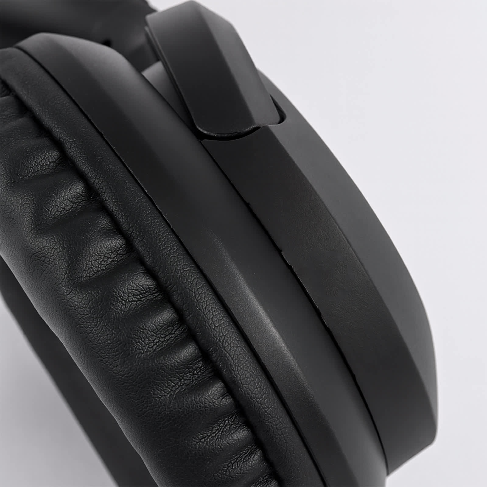 Equinox ANC Headphones In Case [2-LL9244]